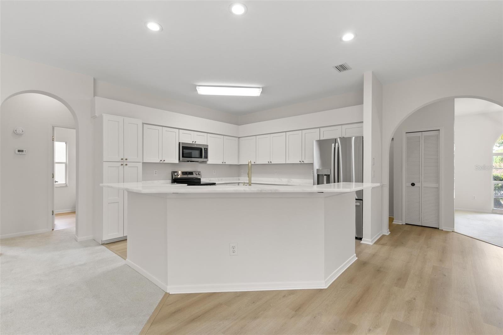 Listing photo id 5 for 15711 Muirfield Drive