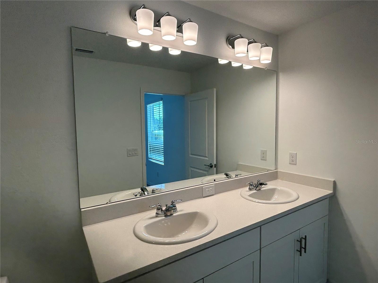 Image 33 of 35 For 2300 Paravane Way