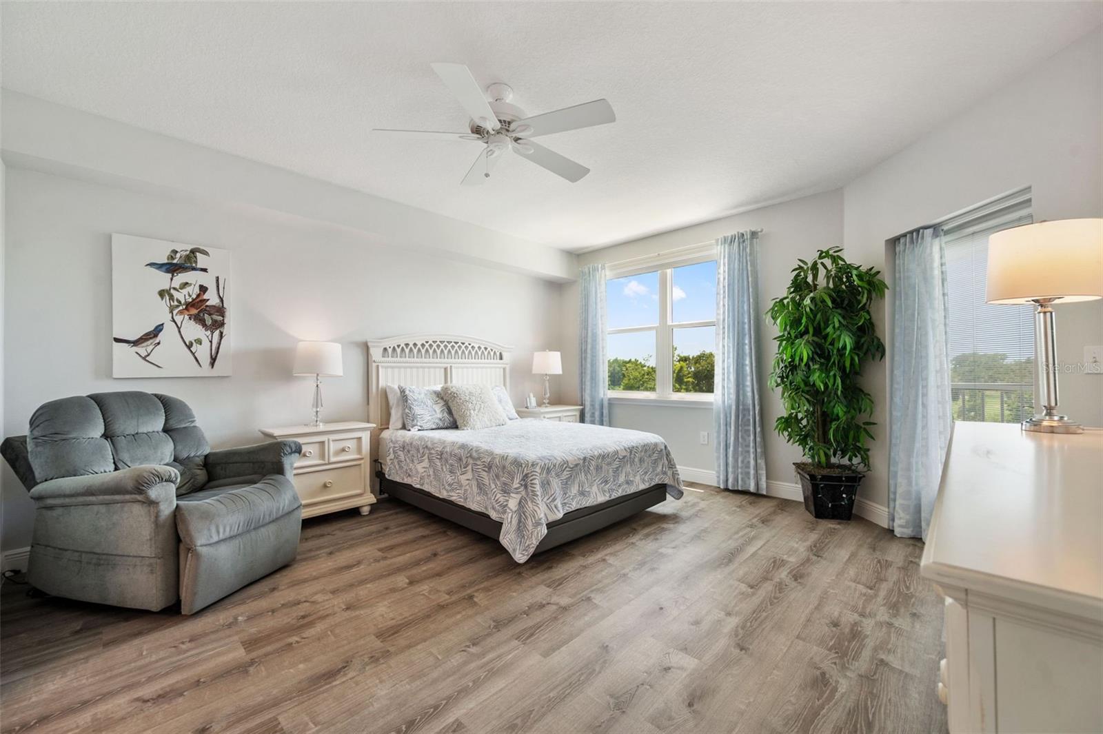 Image 22 of 71 For 960 Starkey Road 8206