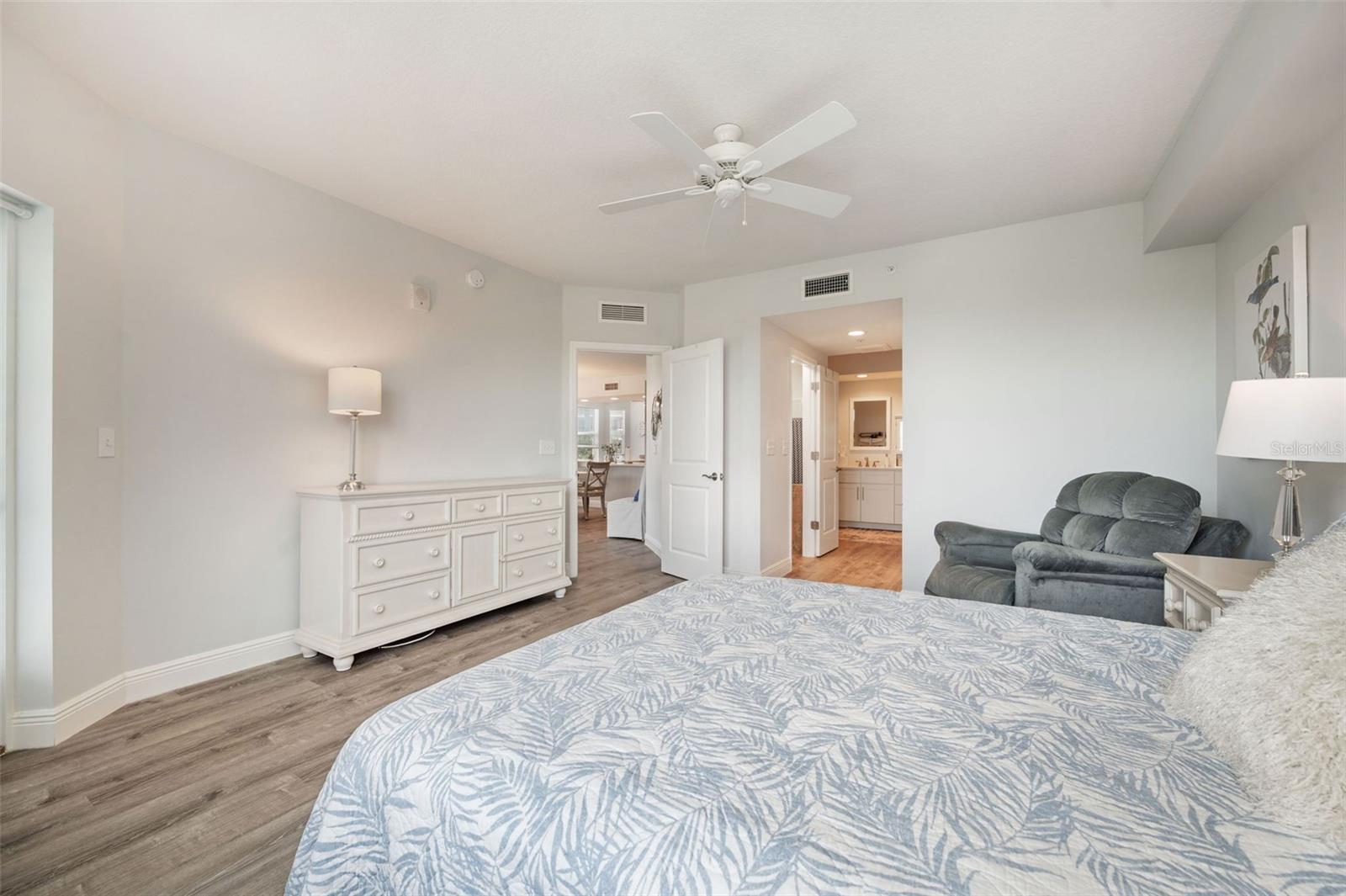 Image 23 of 71 For 960 Starkey Road 8206