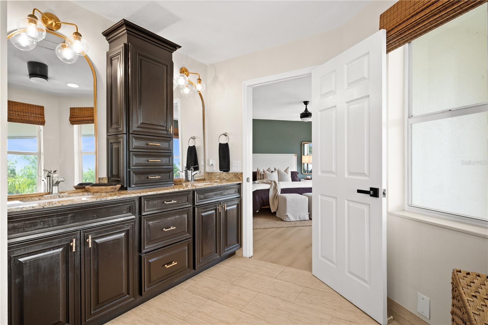 Image 17 of 36 For 10614 Cape Hatteras Drive