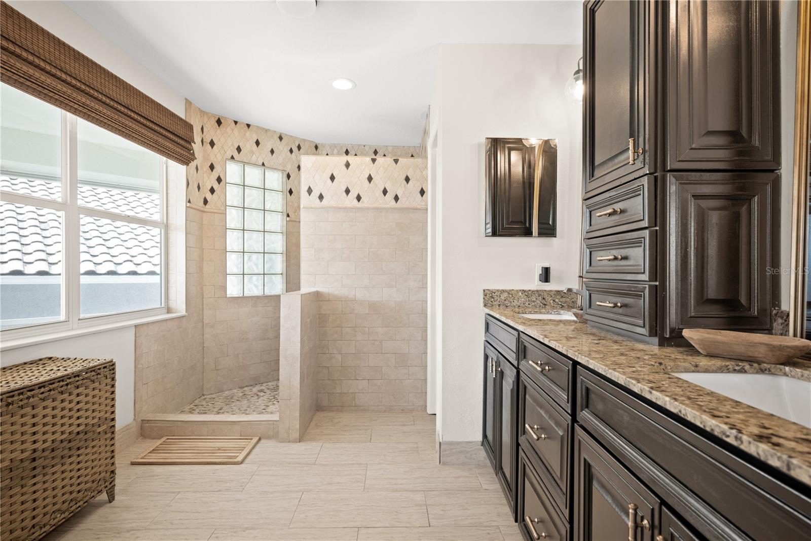Image 18 of 36 For 10614 Cape Hatteras Drive
