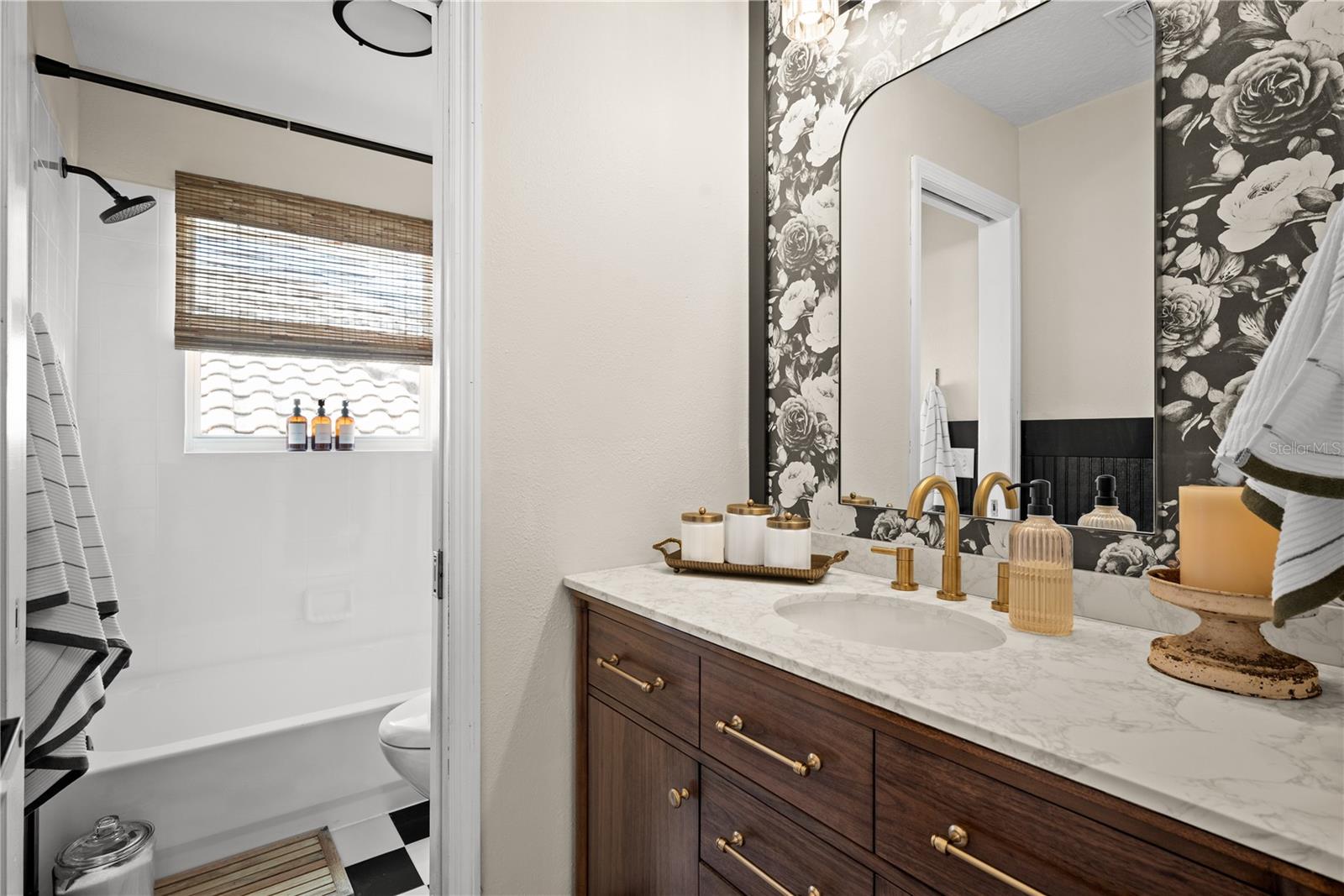 Image 22 of 36 For 10614 Cape Hatteras Drive