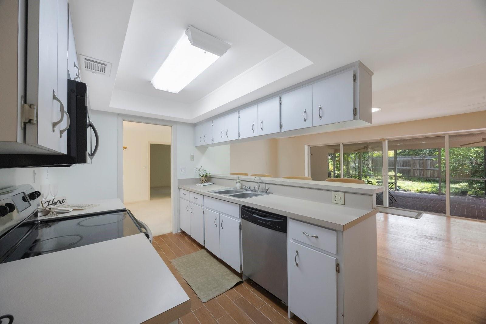 Image 17 of 50 For 1655 Sheffield Drive