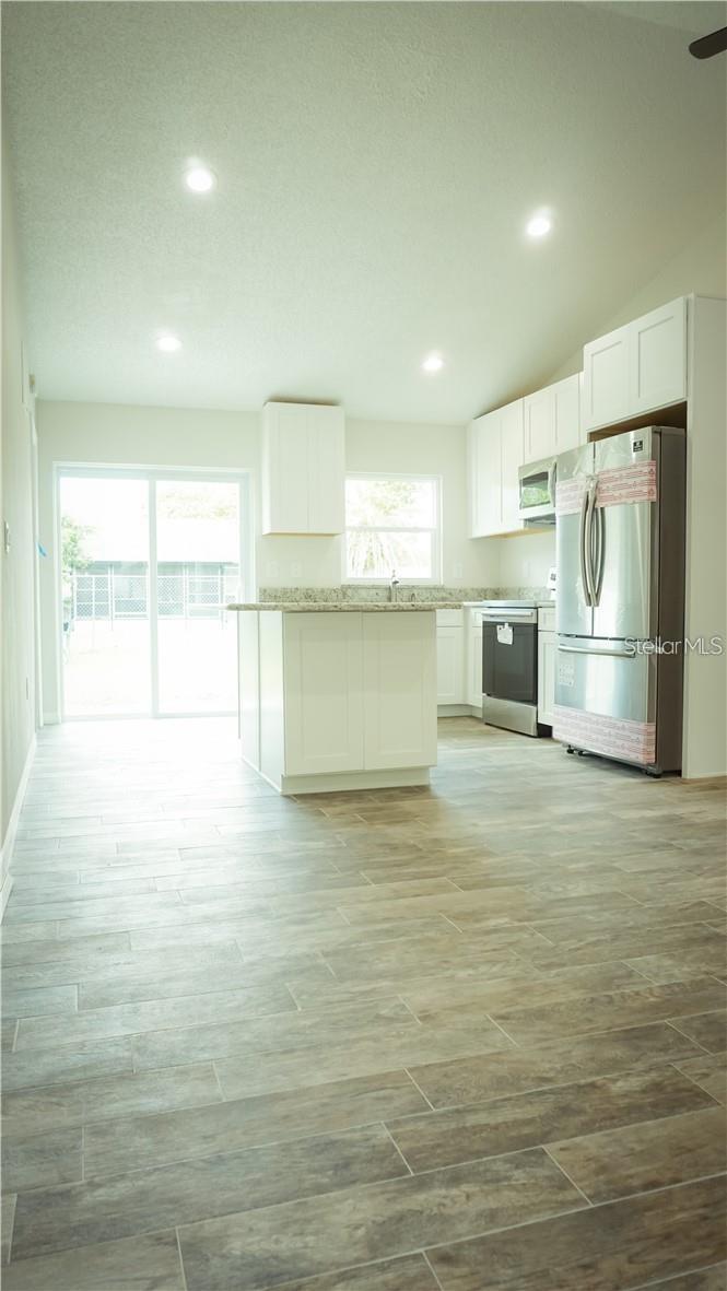 Listing photo id 2 for 3409 Vidal Street