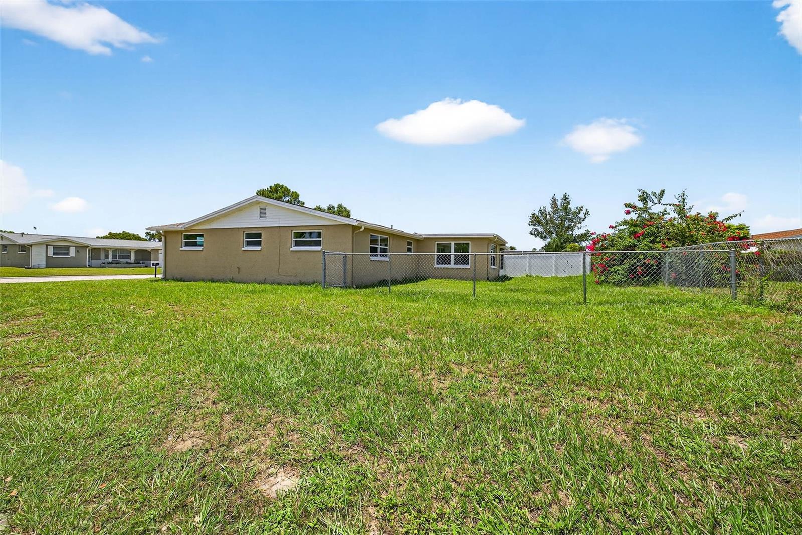 Image 38 of 43 For 5321 Sparrow Drive