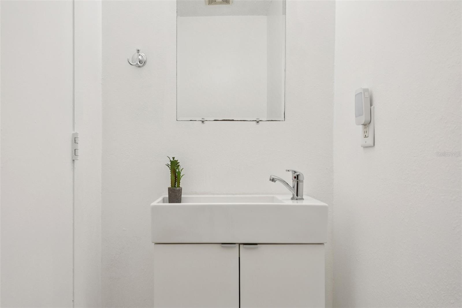 Image 14 of 31 For 7604 La Mesita Court