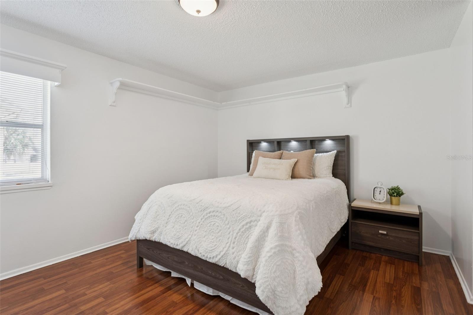 Image 16 of 31 For 7604 La Mesita Court