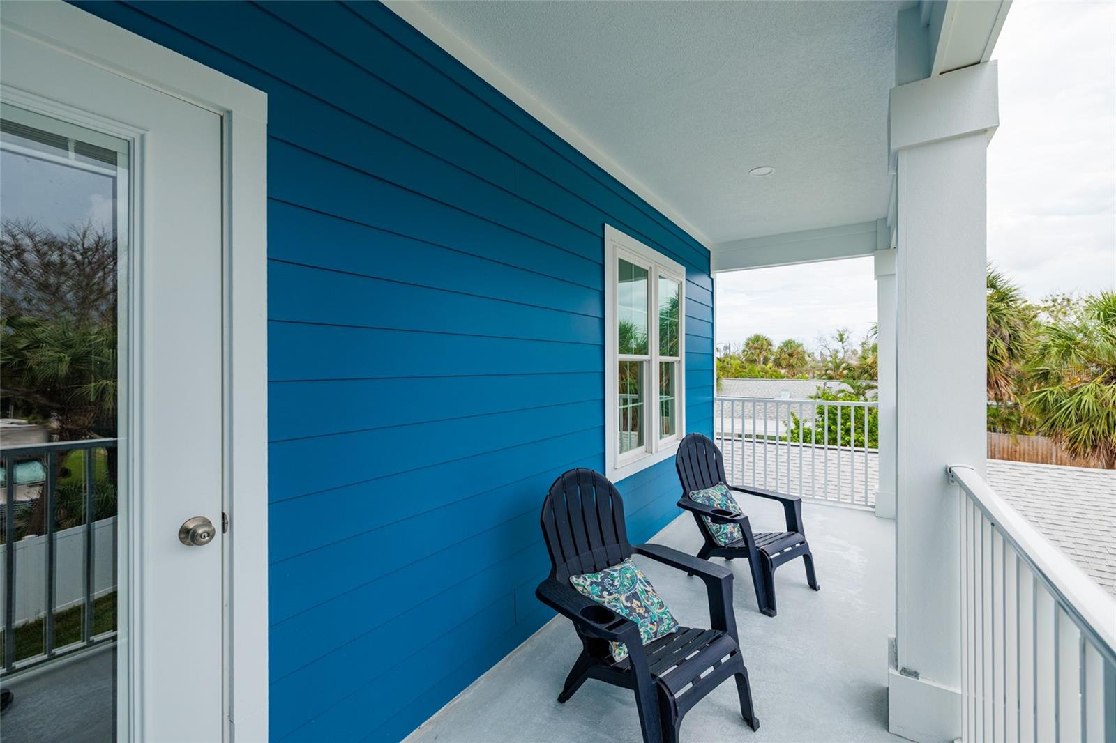 Listing photo id 8 for 13117 4th Street E
