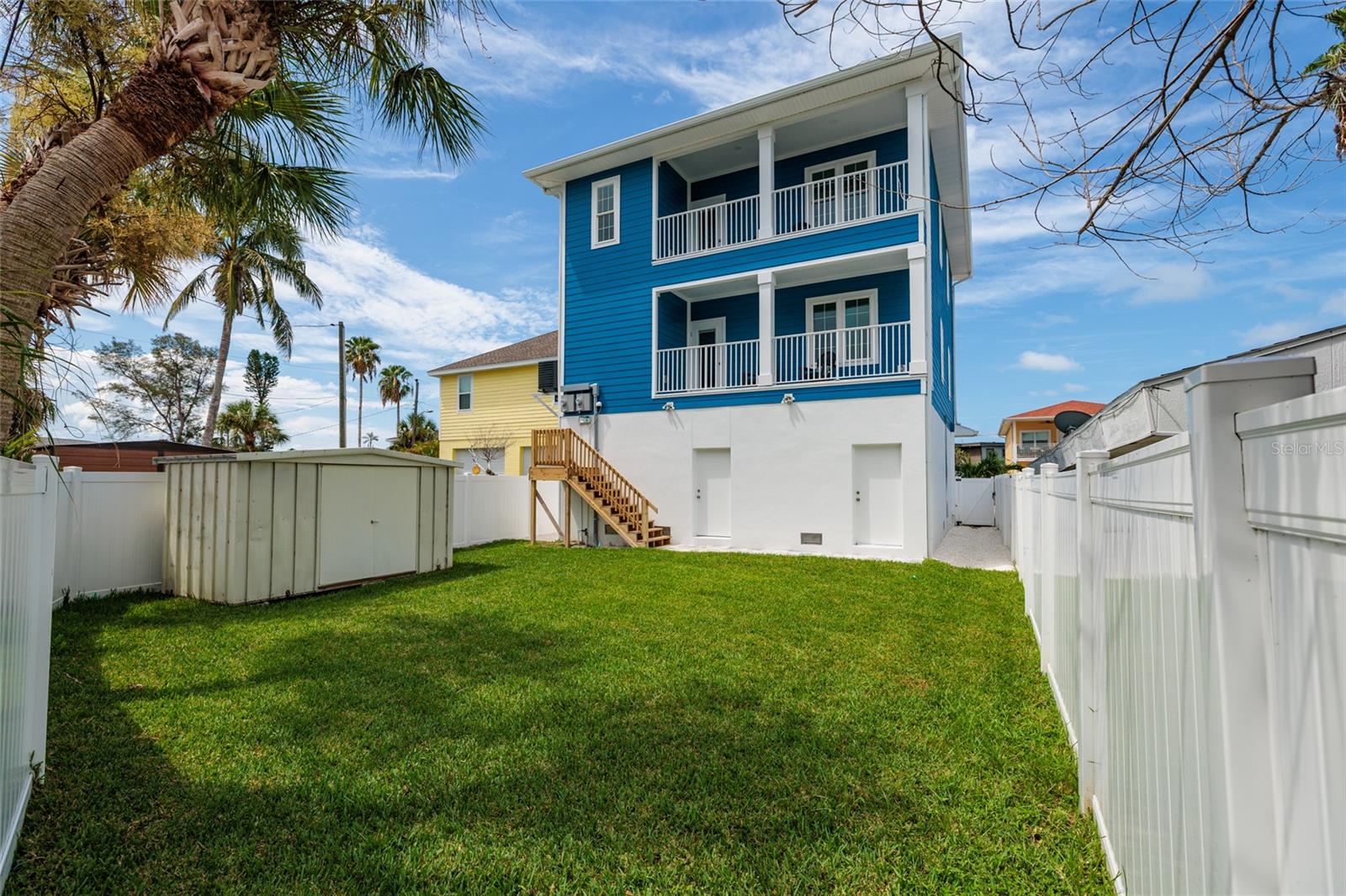 Listing photo id 23 for 13117 4th Street E