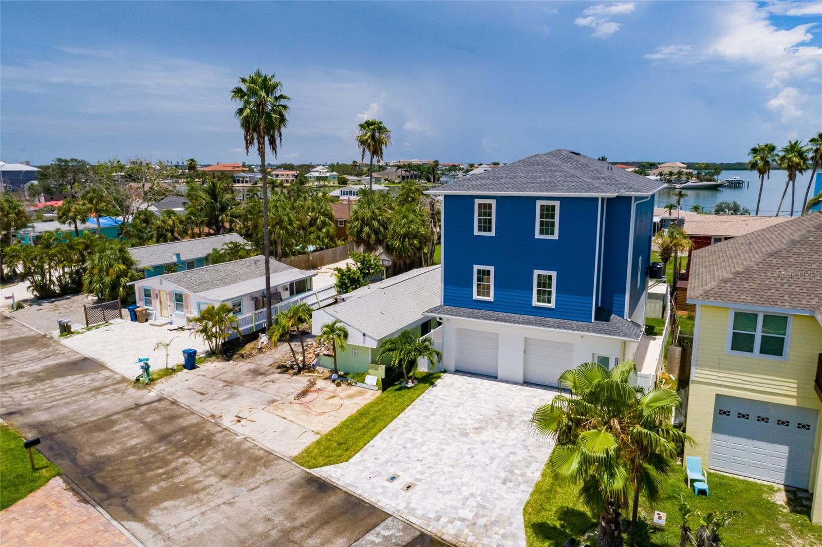 Listing photo id 24 for 13117 4th Street E