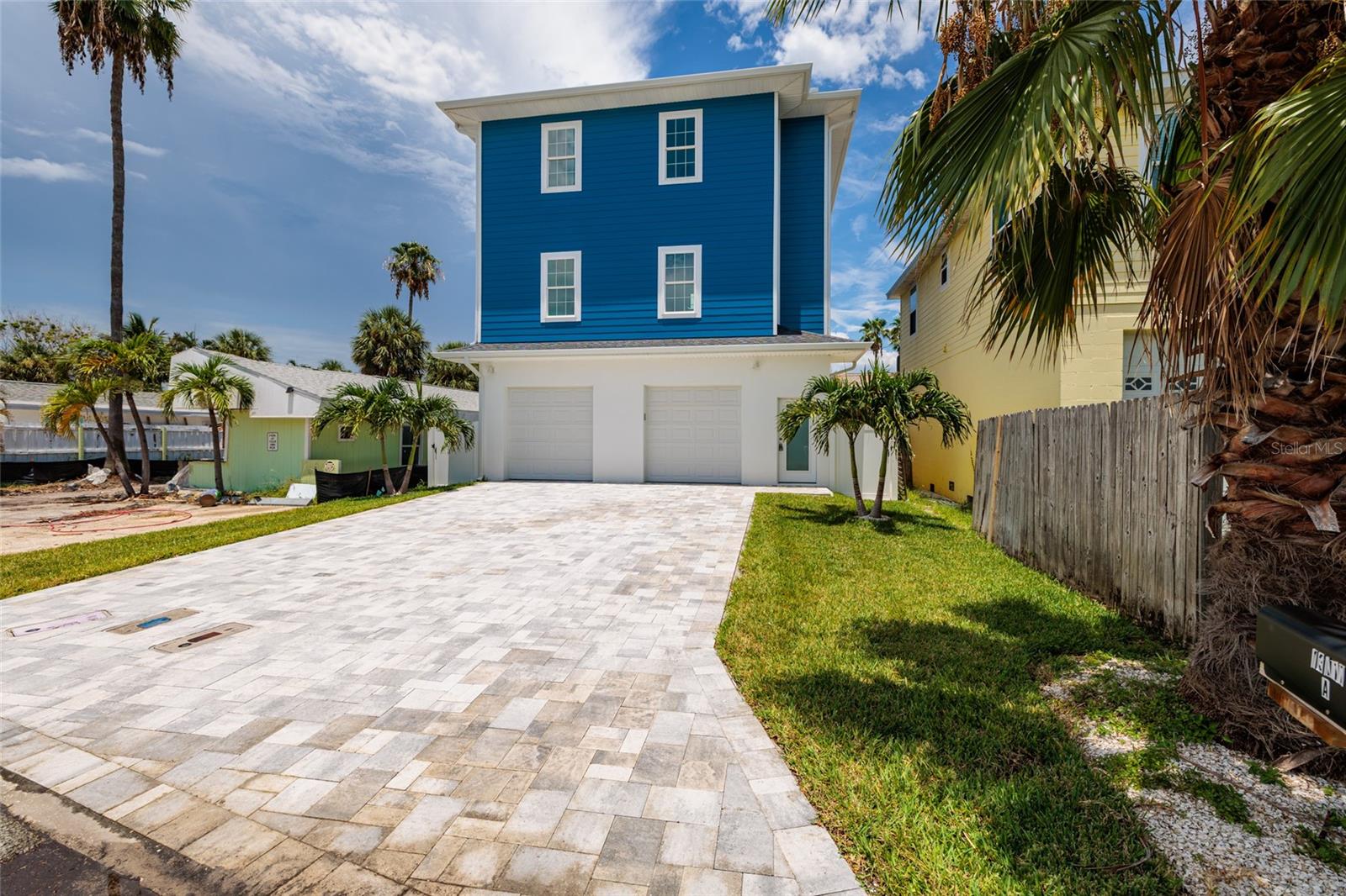 Listing photo id 3 for 13117 4th Street E