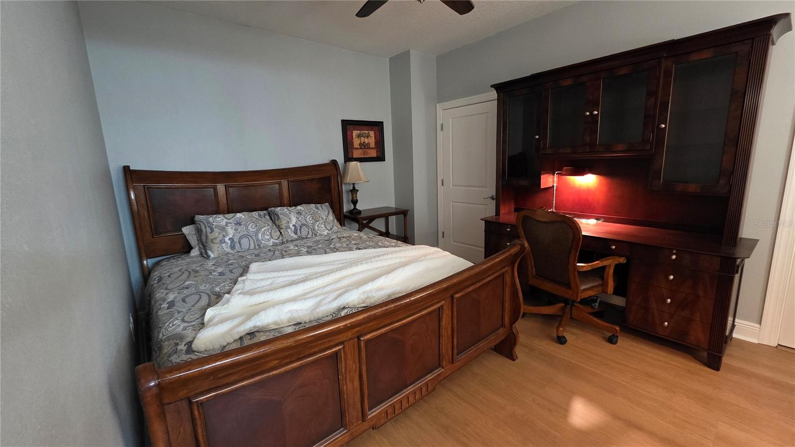 Listing photo id 14 for 628 Cleveland Street 905