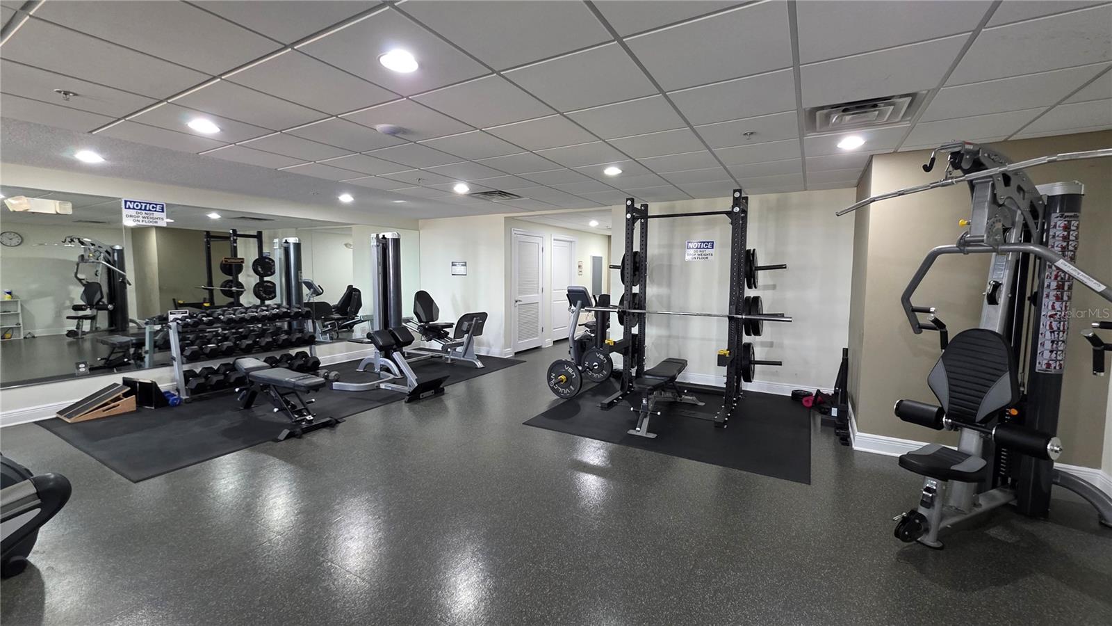 Listing photo id 23 for 628 Cleveland Street 905