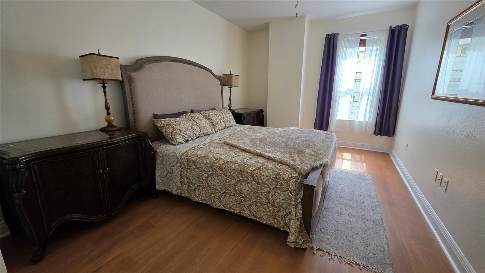 Listing photo id 7 for 628 Cleveland Street 905