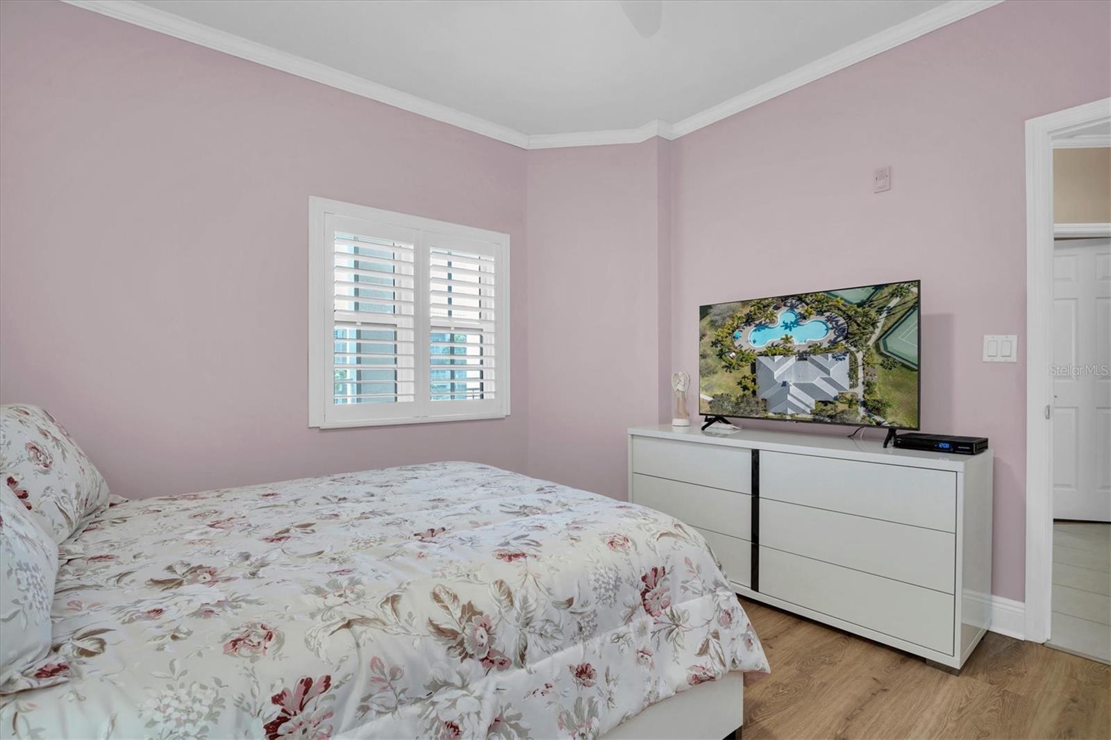 Image 23 of 46 For 7069 Key Haven Road 504