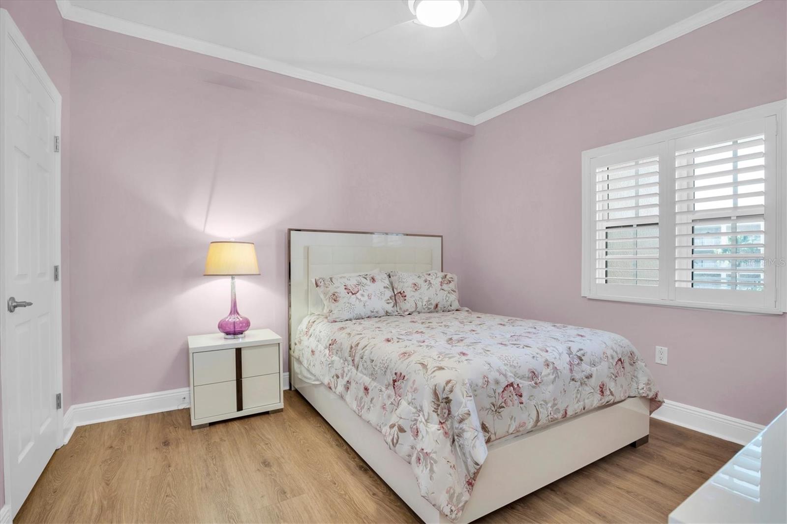 Image 24 of 46 For 7069 Key Haven Road 504