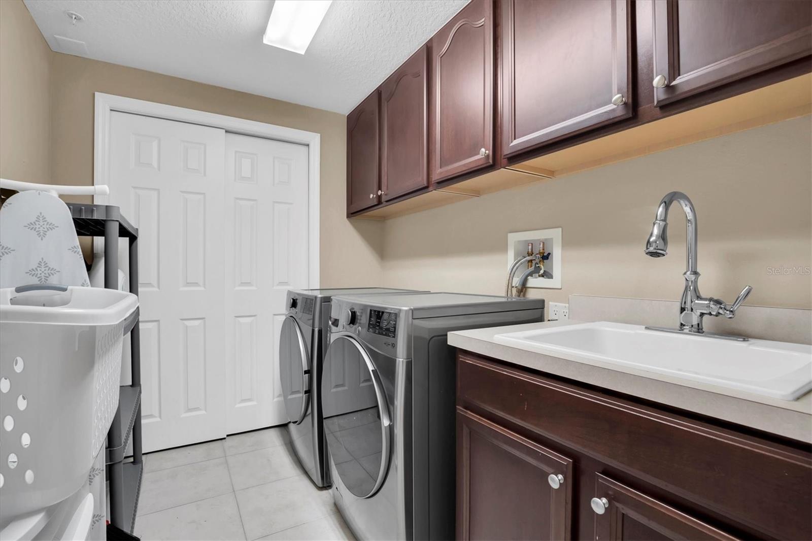 Image 28 of 46 For 7069 Key Haven Road 504