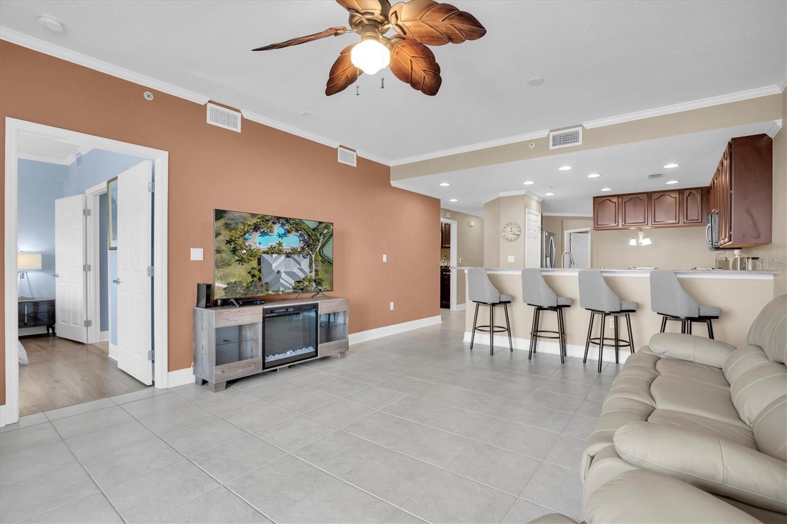 Image 4 of 46 For 7069 Key Haven Road 504