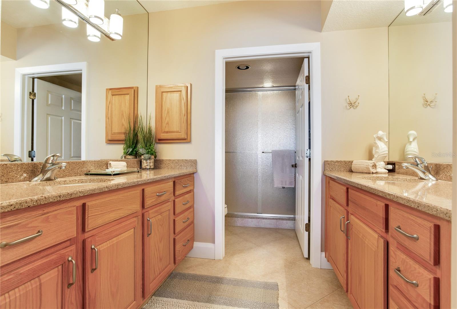Image 36 of 81 For 16700 Gulf Boulevard 326