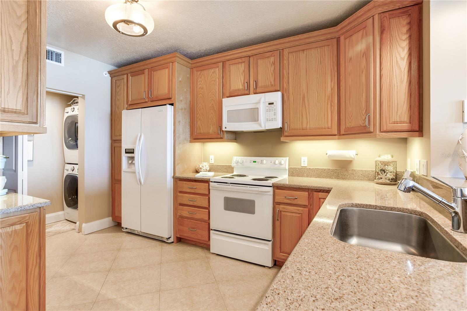 Image 41 of 81 For 16700 Gulf Boulevard 326