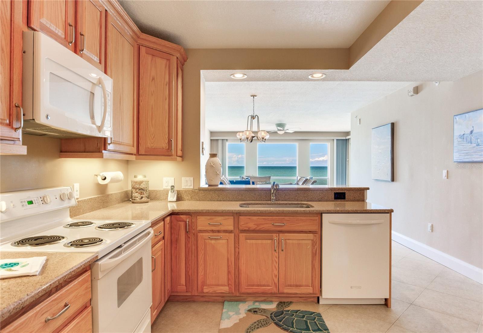 Image 42 of 81 For 16700 Gulf Boulevard 326