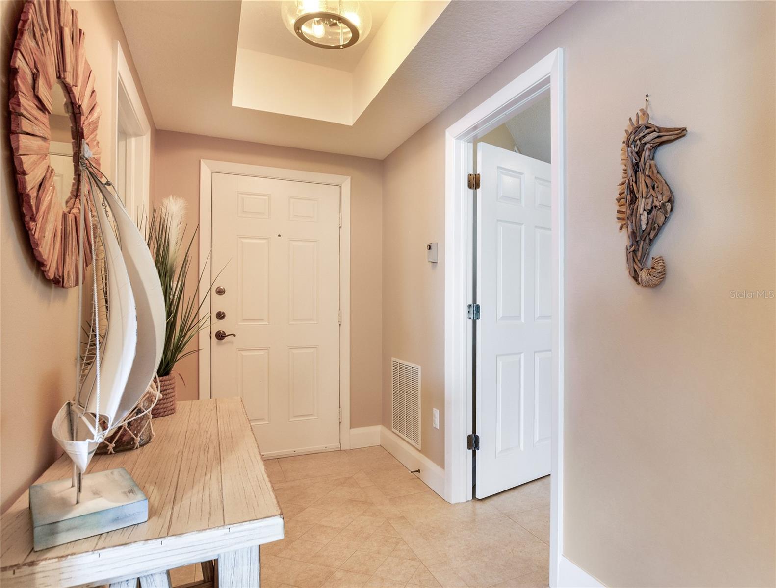 Image 46 of 81 For 16700 Gulf Boulevard 326