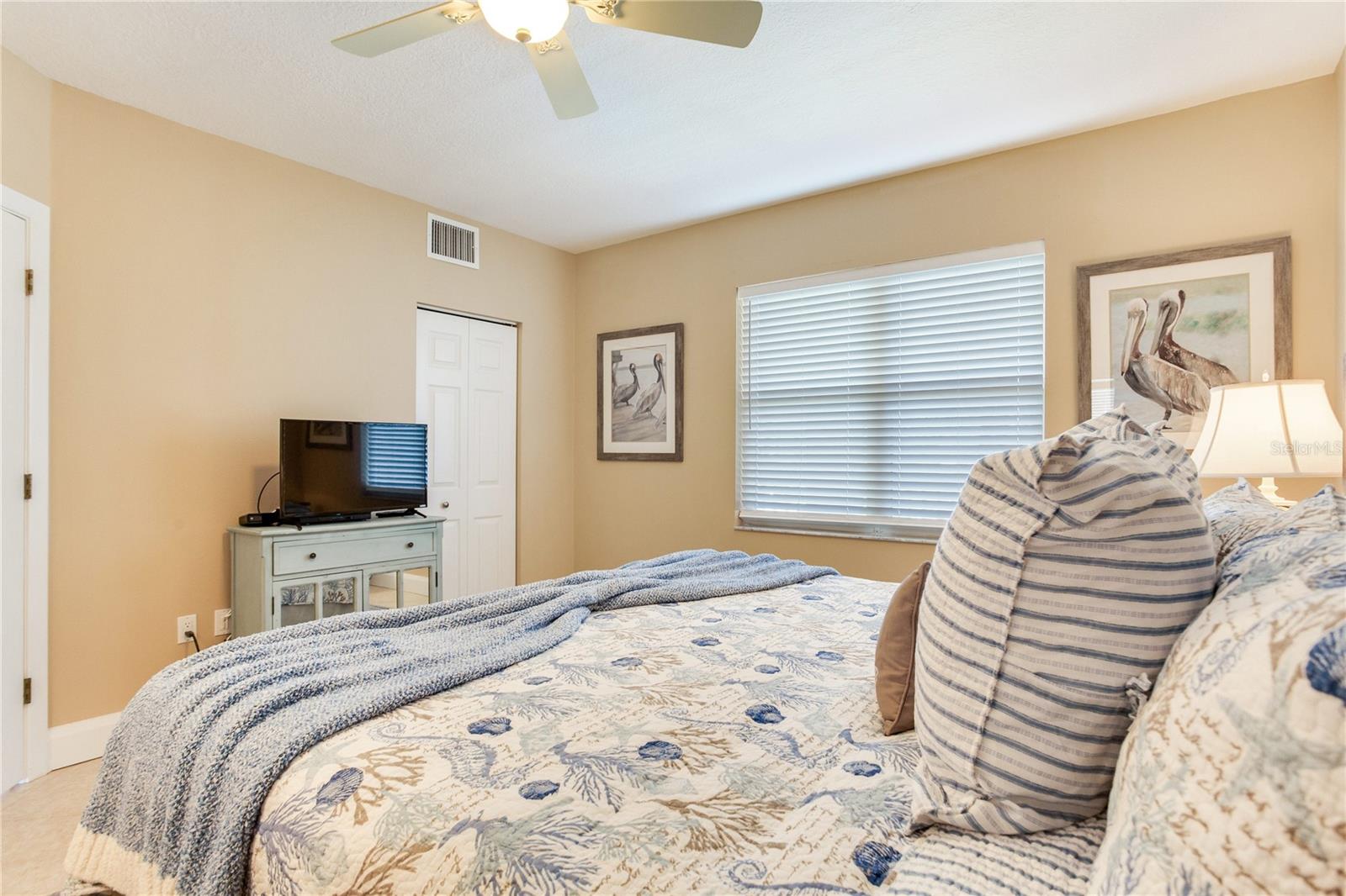 Image 48 of 81 For 16700 Gulf Boulevard 326