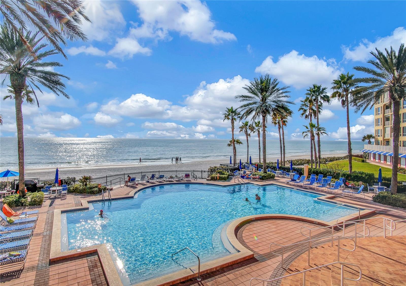 Image 67 of 81 For 16700 Gulf Boulevard 326