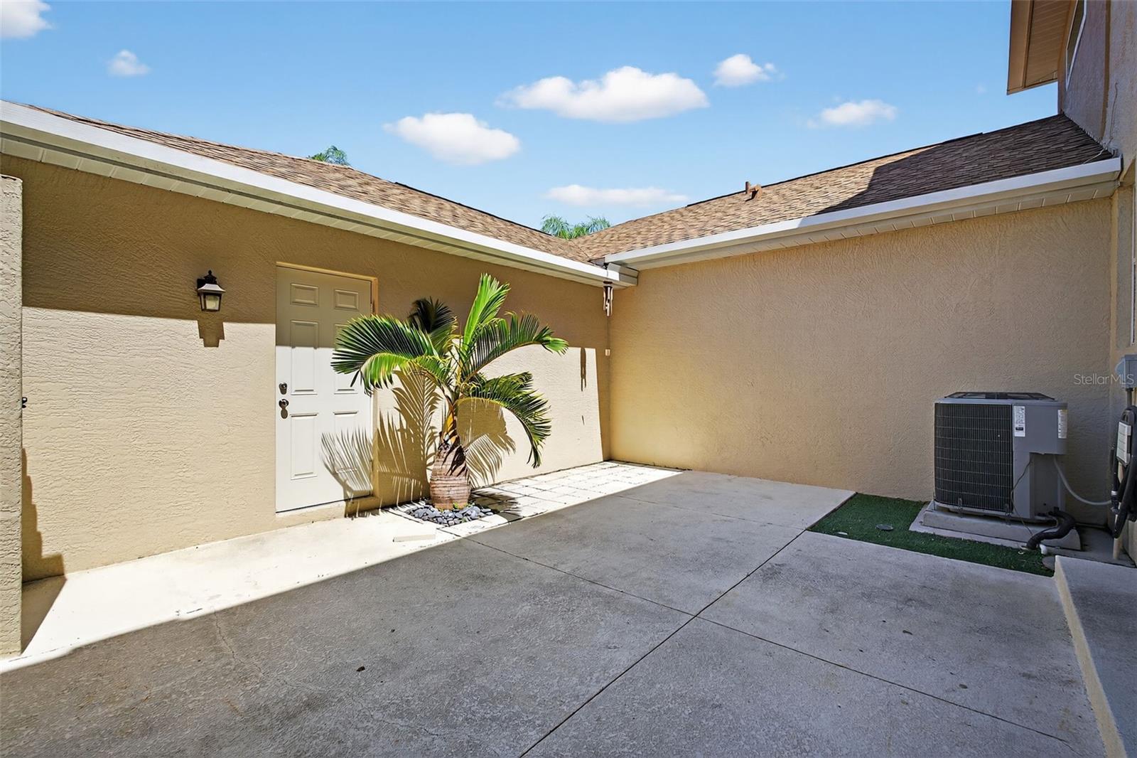 Image 40 of 92 For 11607 Old Florida Lane