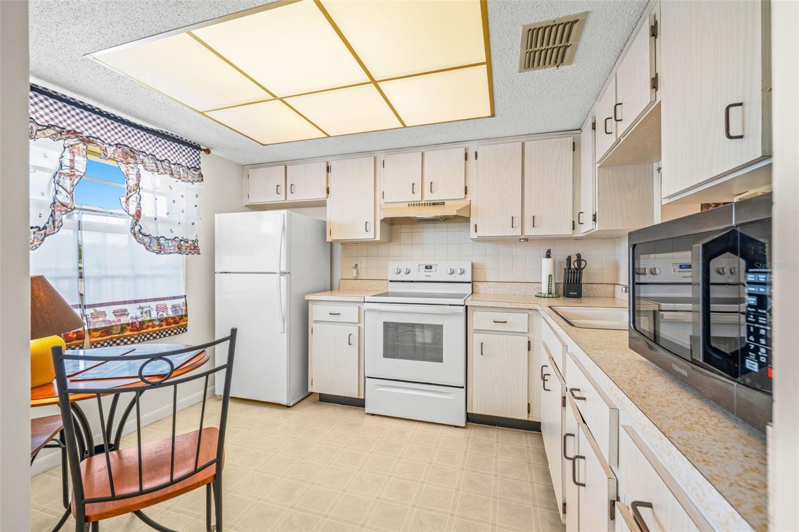 Image 6 of 56 For 1450 Heather Ridge Boulevard 305