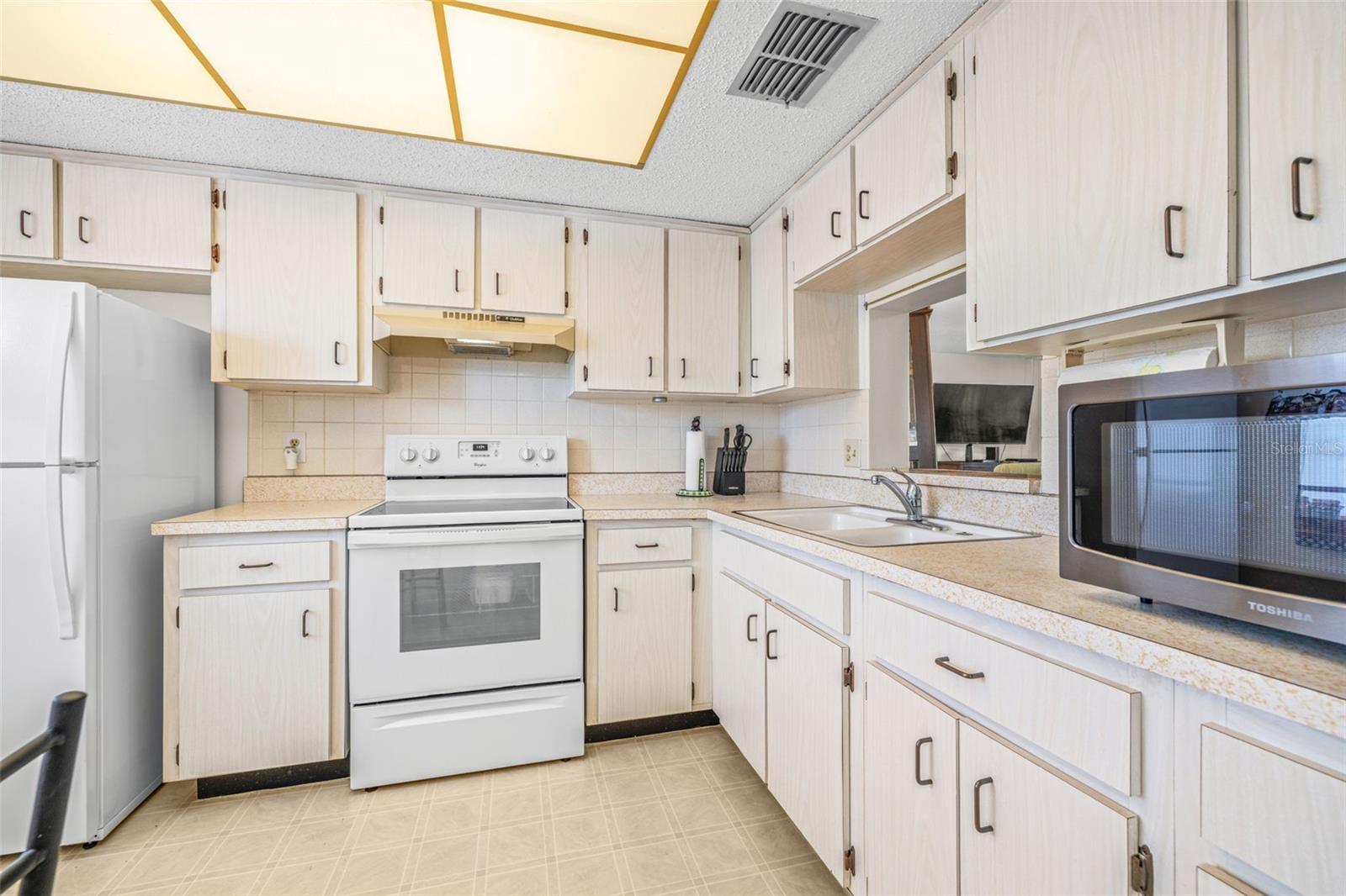 Image 7 of 56 For 1450 Heather Ridge Boulevard 305