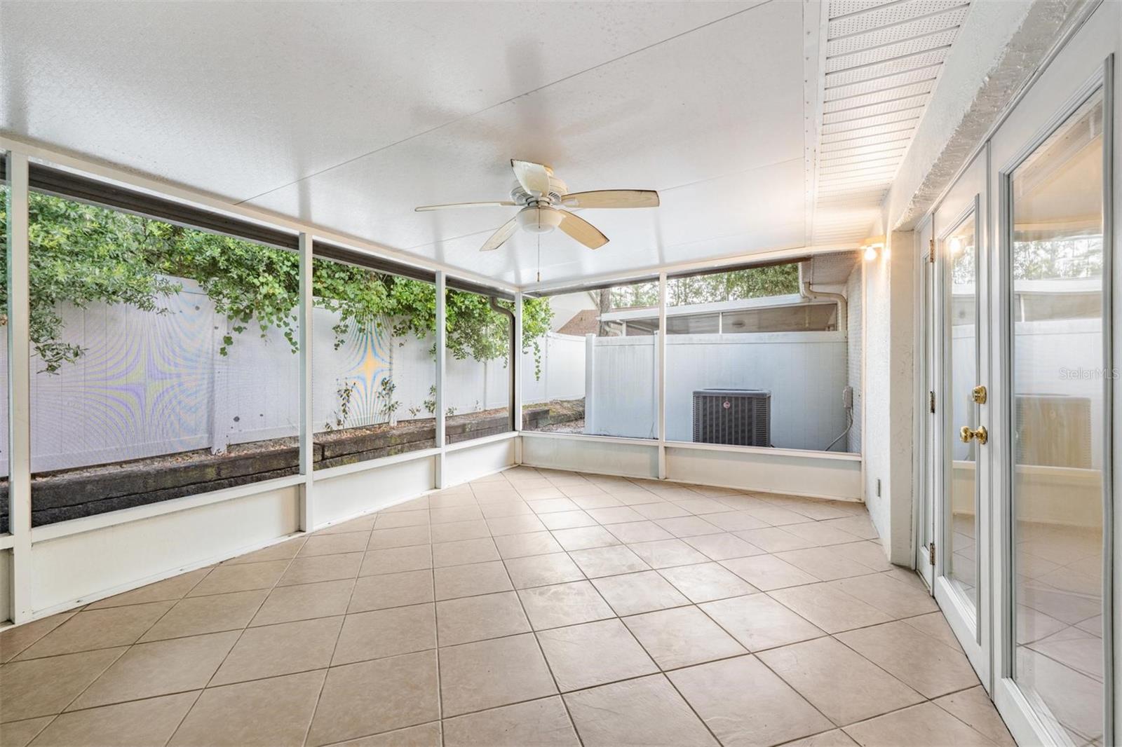 Image 15 of 39 For 8406 Terrace Meadows Court