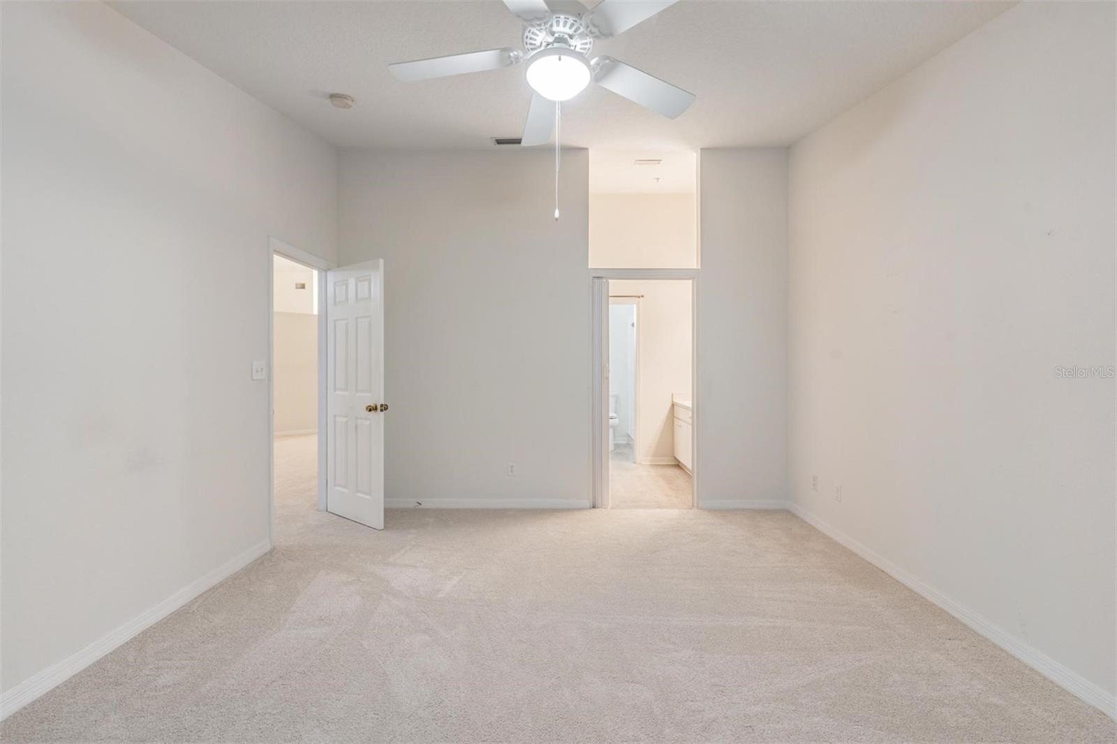 Image 16 of 39 For 8406 Terrace Meadows Court