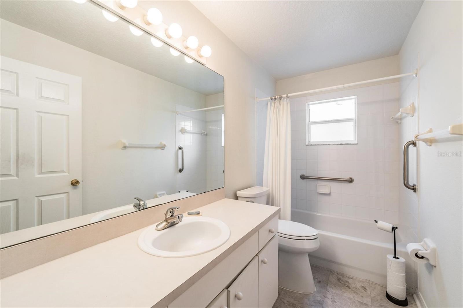 Image 22 of 39 For 8406 Terrace Meadows Court