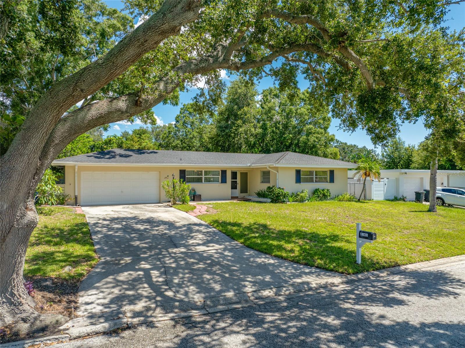 Details for 2141 Indian Avenue S, BELLEAIR BLUFFS, FL 33770