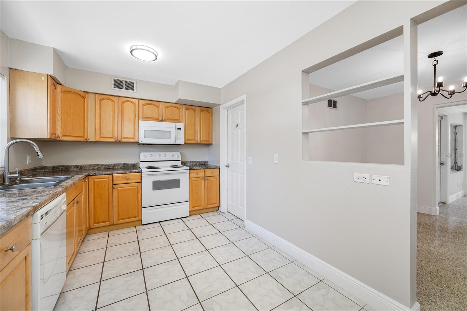 Image 41 of 70 For 2141 Indian Avenue S