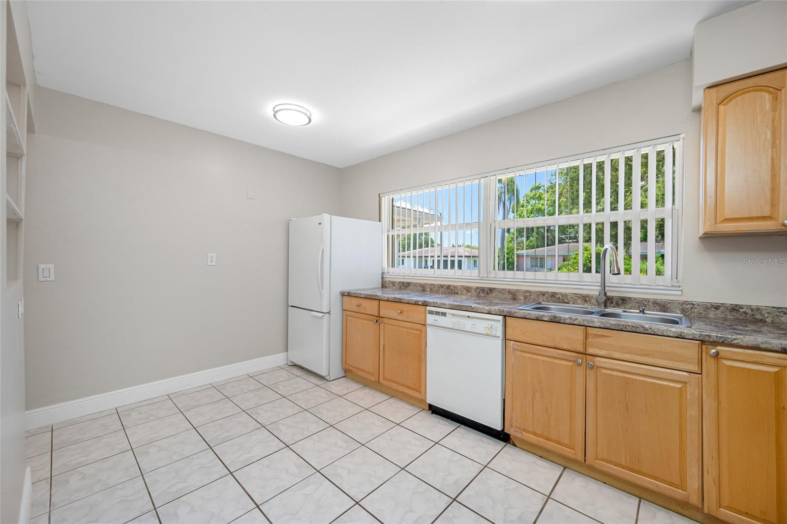 Image 43 of 70 For 2141 Indian Avenue S