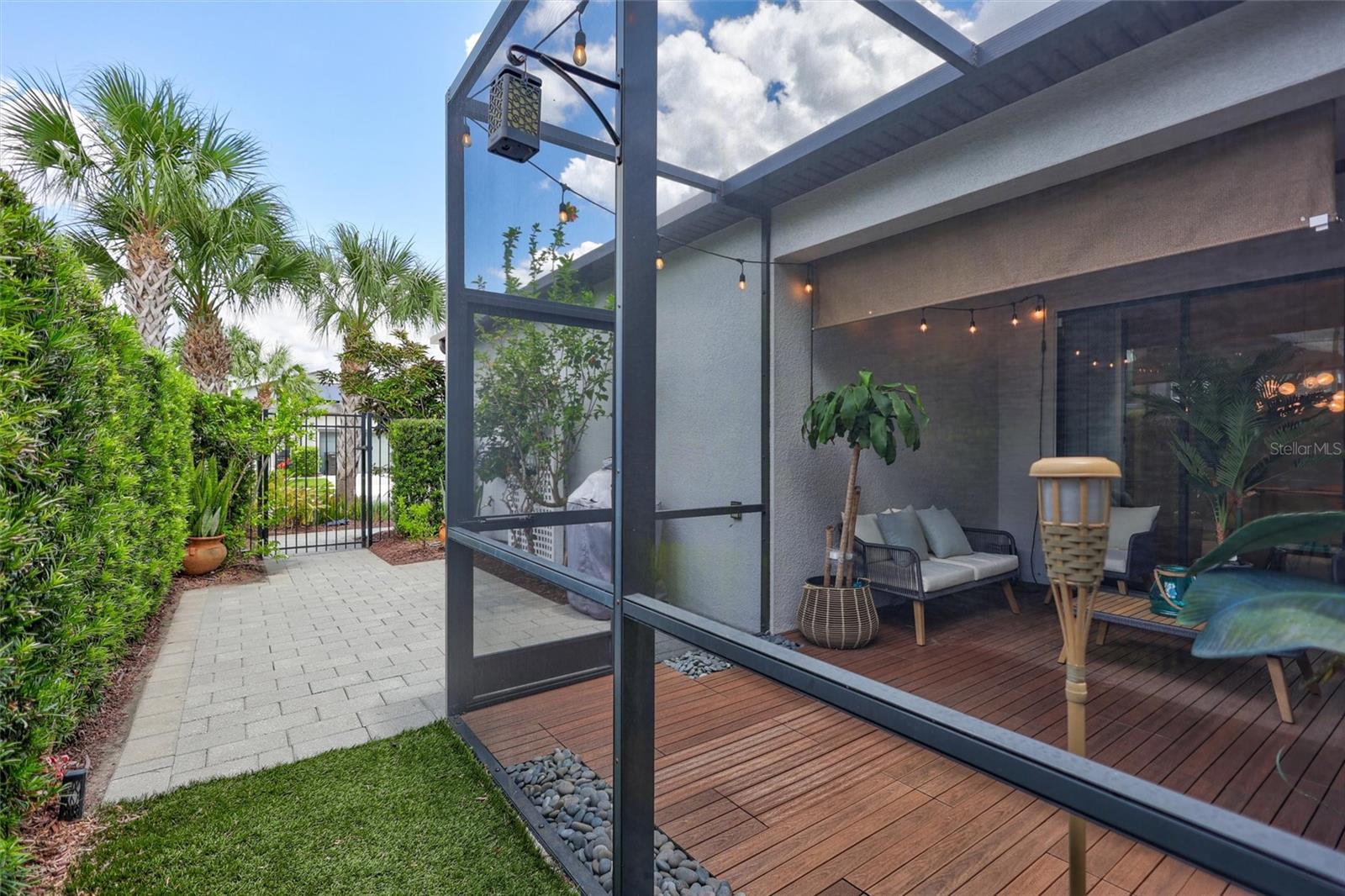 Listing photo id 11 for 17320 Boyscout Lane