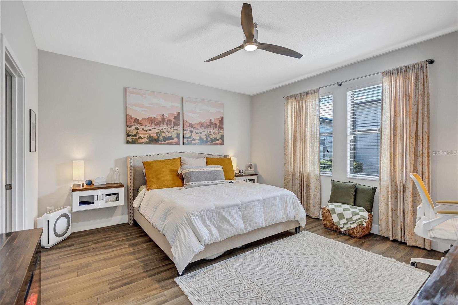 Listing photo id 17 for 17320 Boyscout Lane