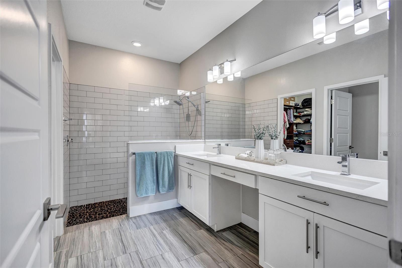 Listing photo id 19 for 17320 Boyscout Lane