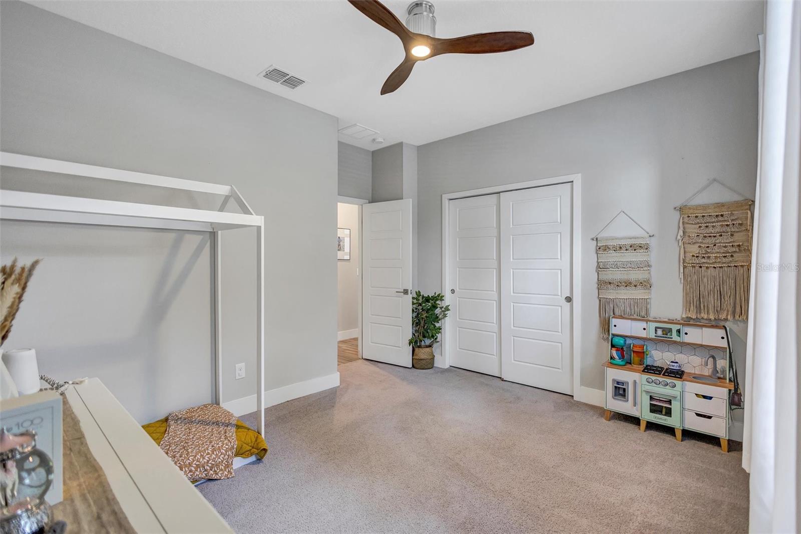 Listing photo id 22 for 17320 Boyscout Lane