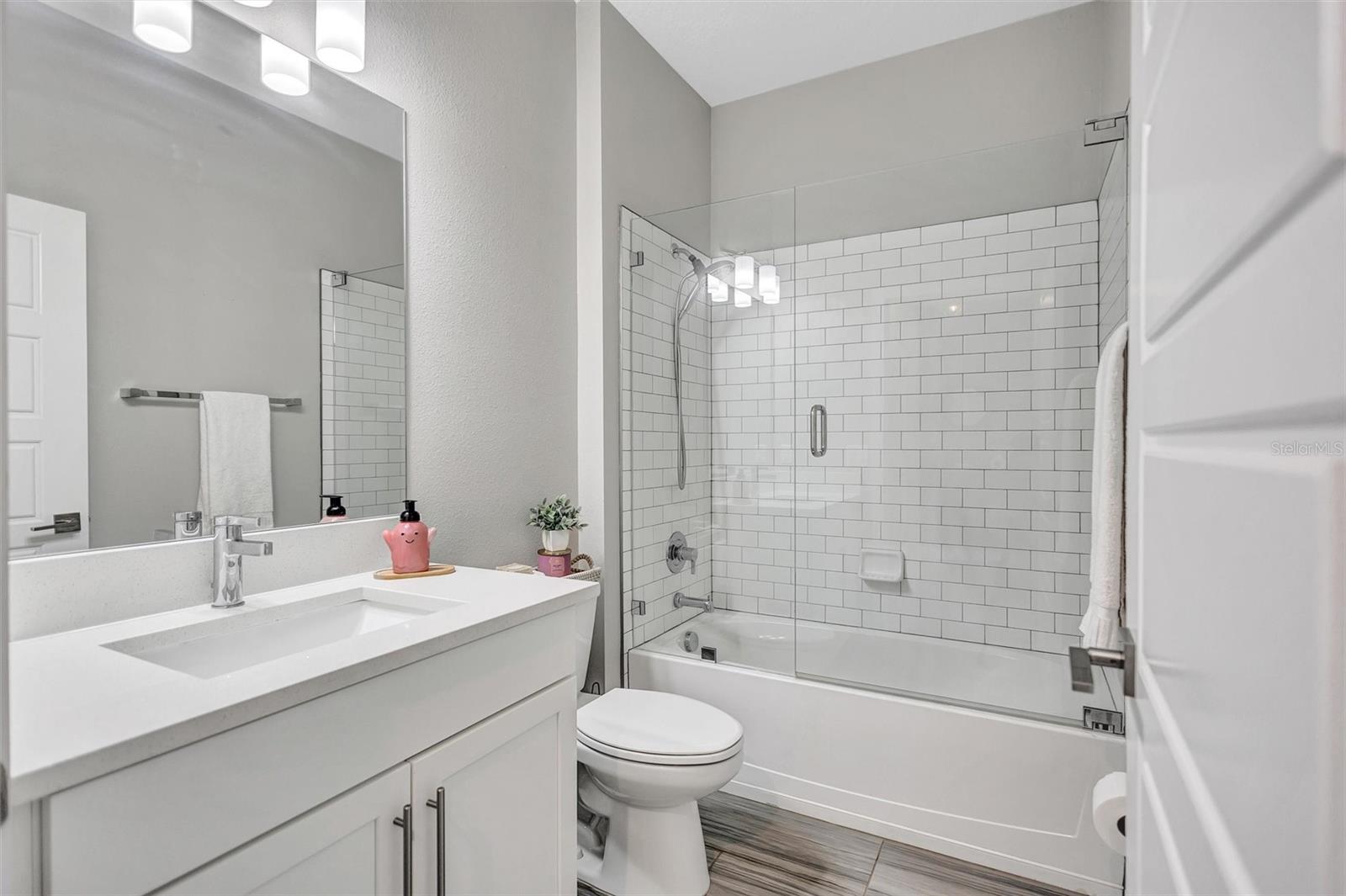 Listing photo id 23 for 17320 Boyscout Lane
