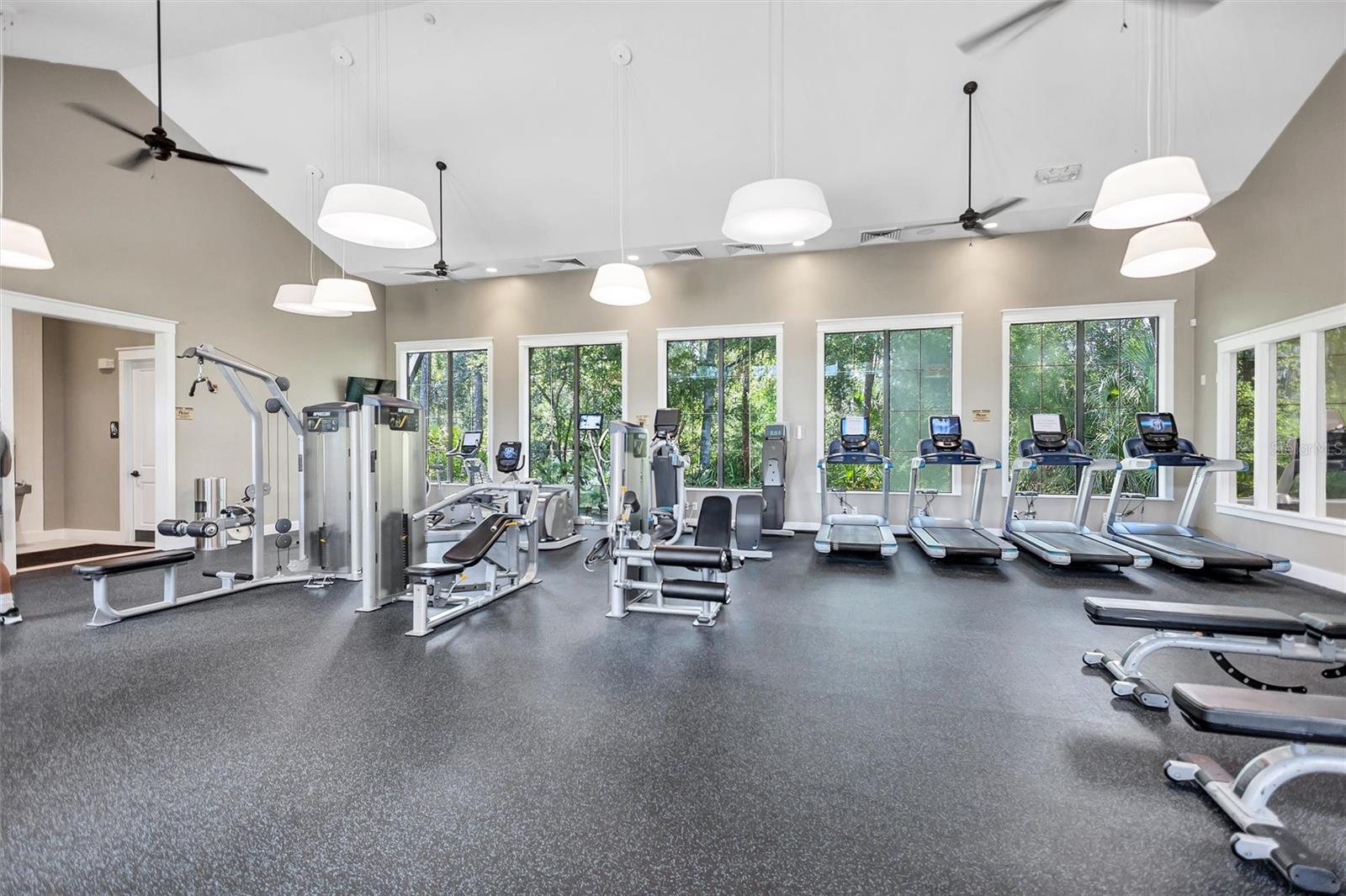 Listing photo id 39 for 17320 Boyscout Lane