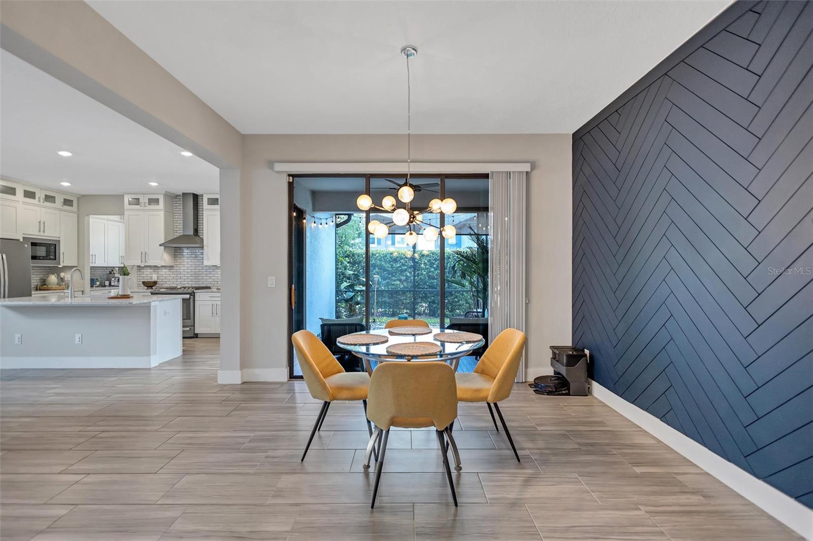 Listing photo id 6 for 17320 Boyscout Lane