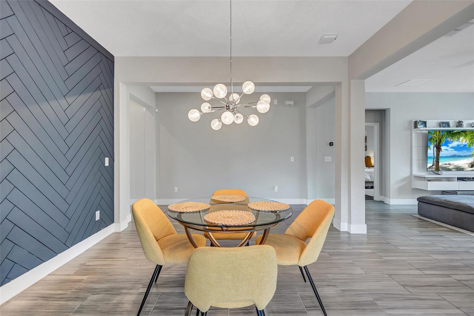 Listing photo id 7 for 17320 Boyscout Lane