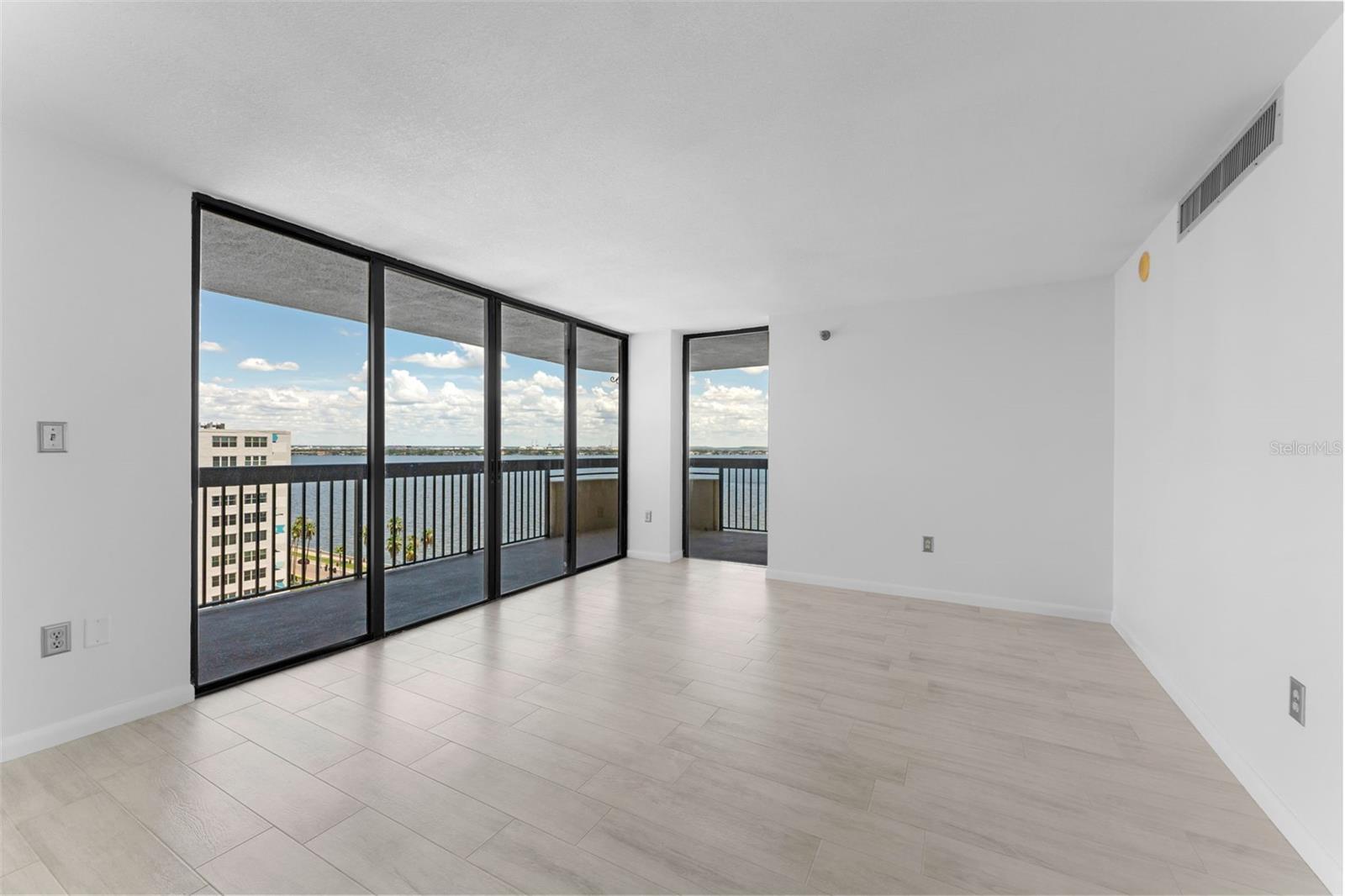 Image 13 of 37 For 2413 Bayshore Boulevard 1401
