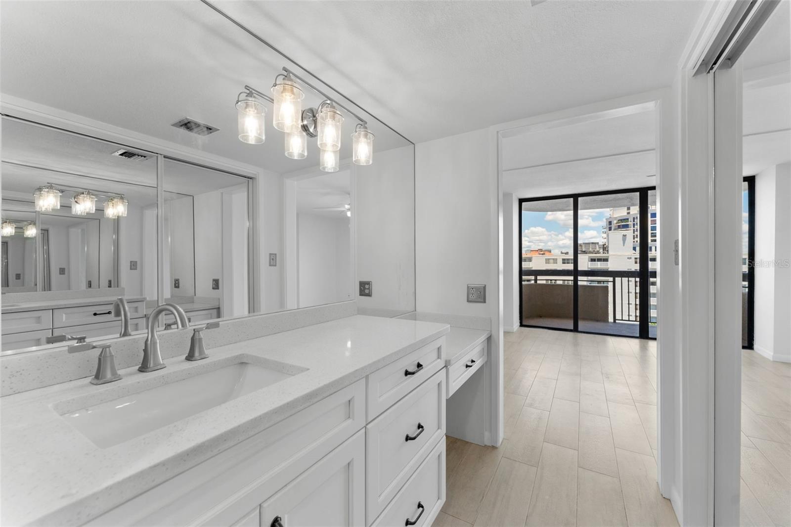 Image 20 of 37 For 2413 Bayshore Boulevard 1401