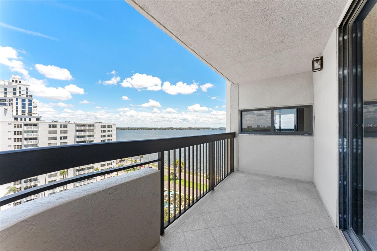 Image 23 of 37 For 2413 Bayshore Boulevard 1401
