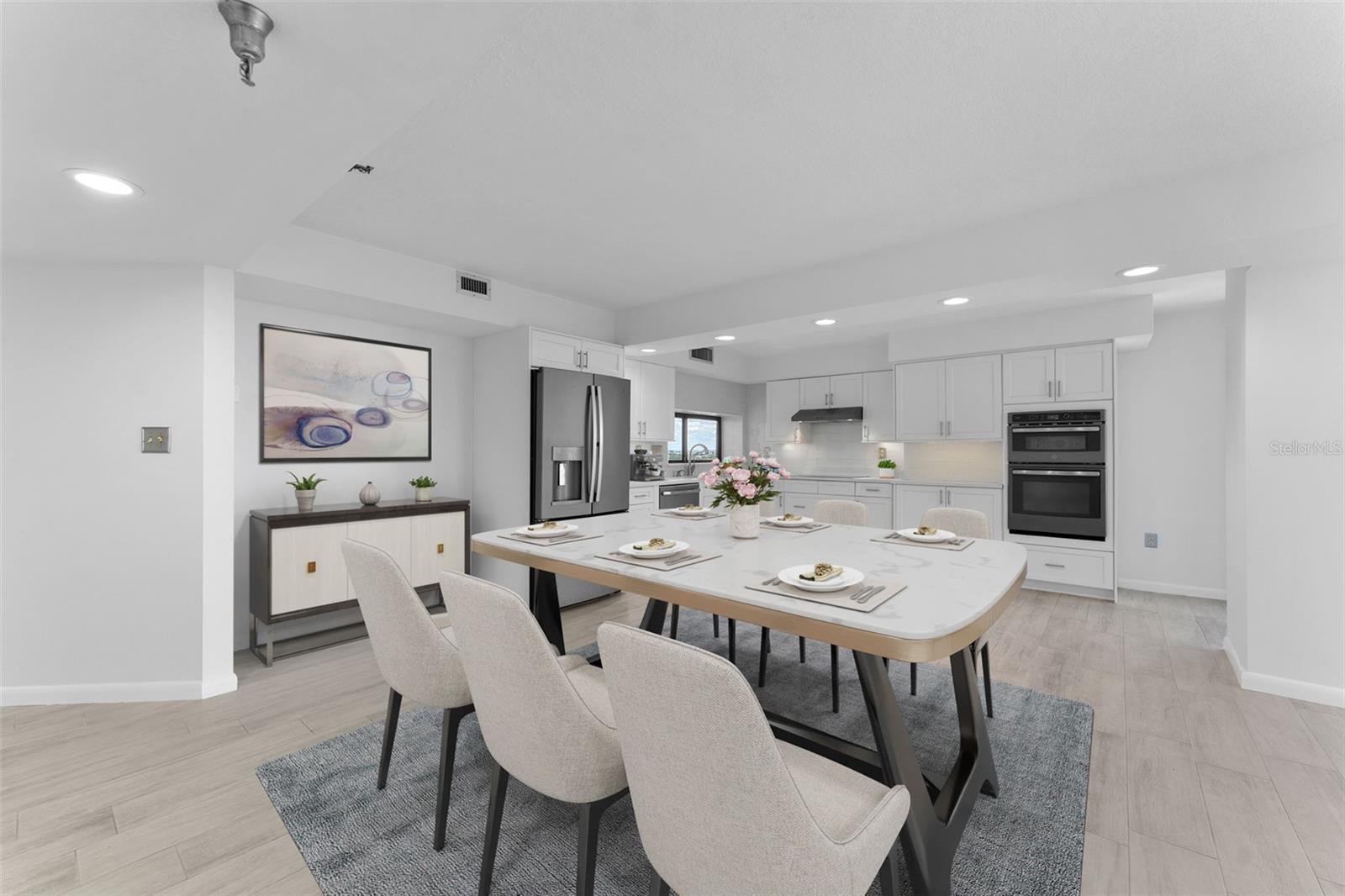 Image 3 of 37 For 2413 Bayshore Boulevard 1401